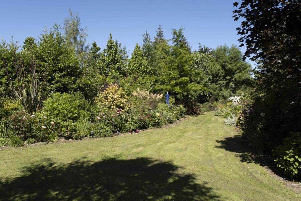 Вилла Tiny Away Benger Garden 2 By Tiny Away Millers Flat Экстерьер фото